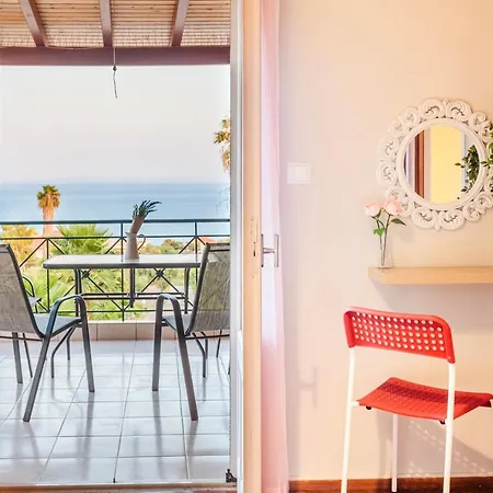 Panoramic Seaview Retreat - Amazing Sunsets Holiday home *